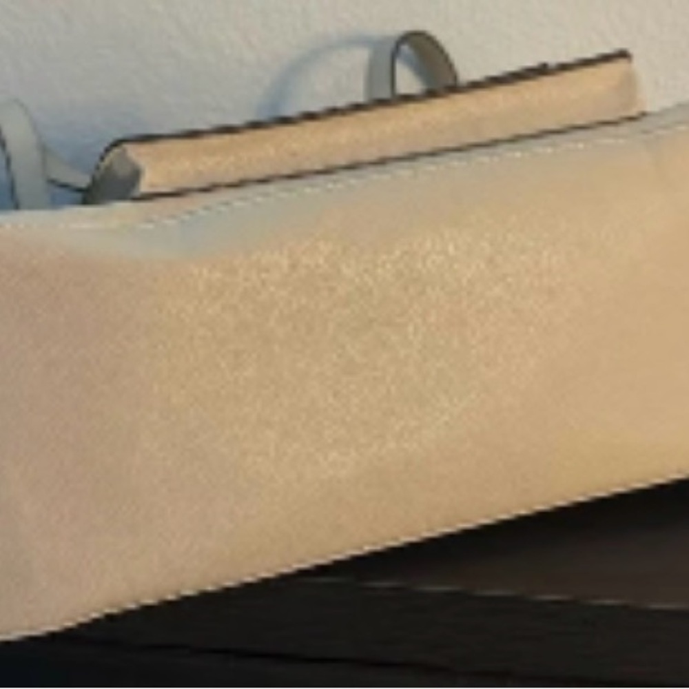 London Fog Large Tote Pocket Front - Picture 5 of 7